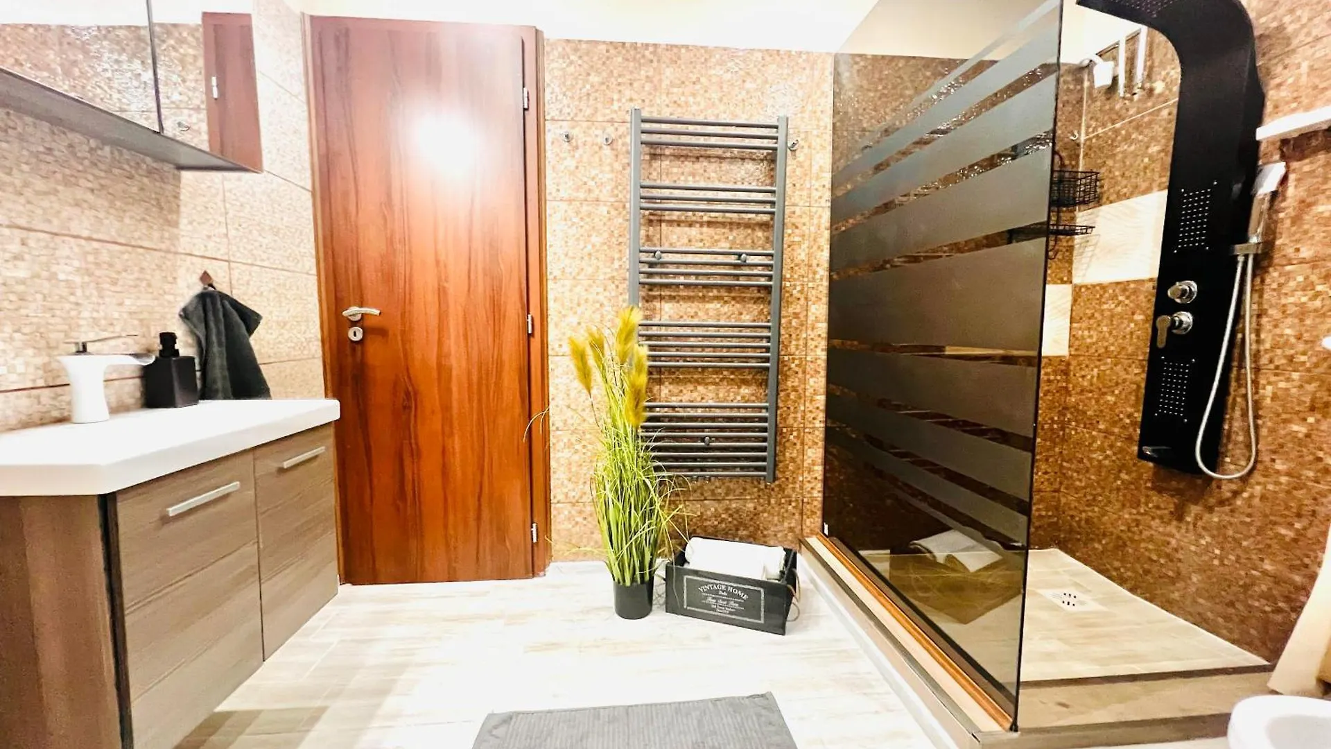 Huge Warm Luxury Apartment Budapest
