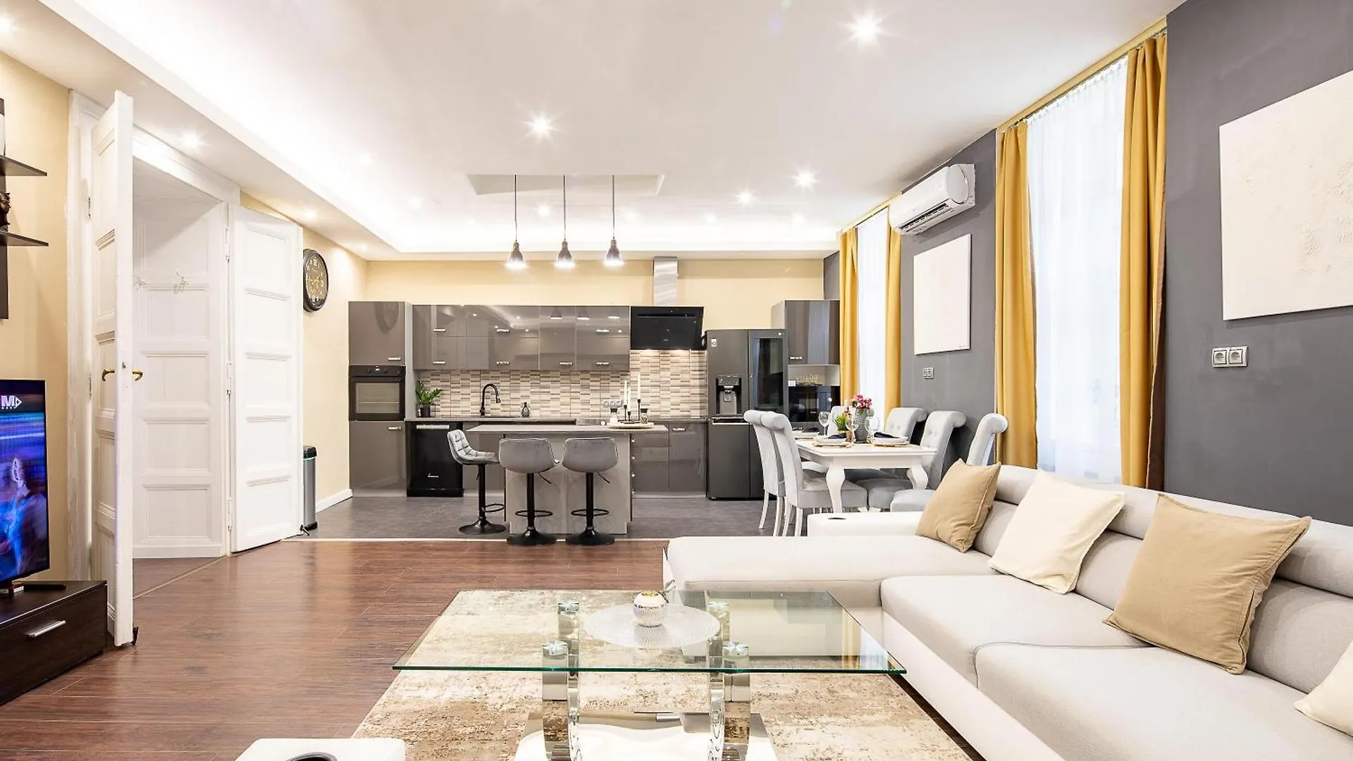 Huge Warm Luxury Apartment Budapest 0*,  Hungary